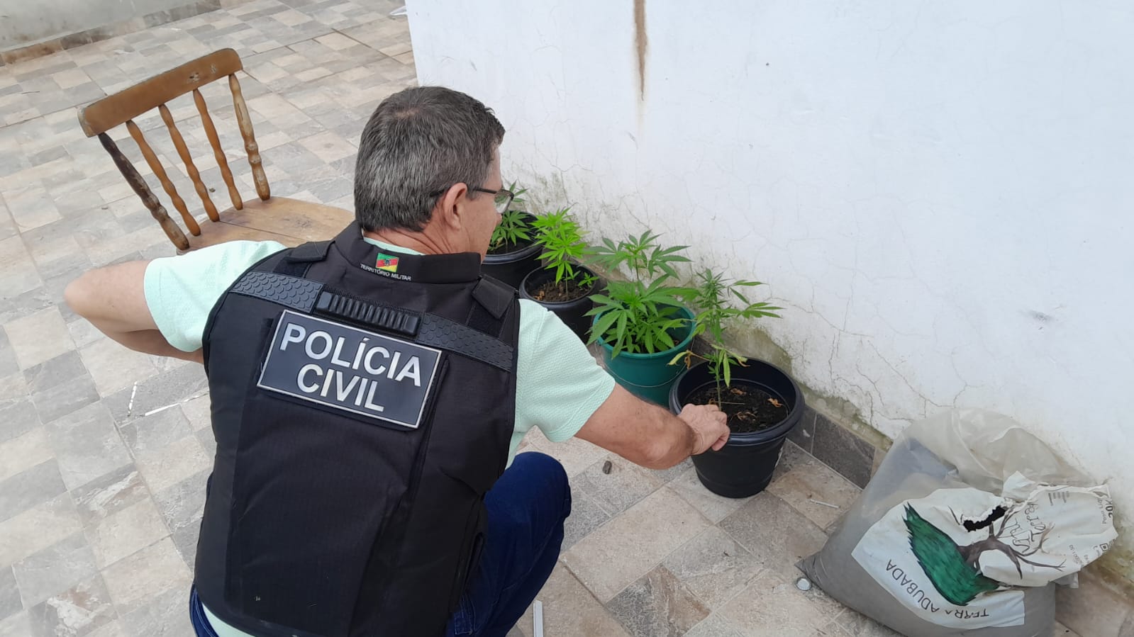 Operação reuniu cerca de 30 policiais e 15 viaturas