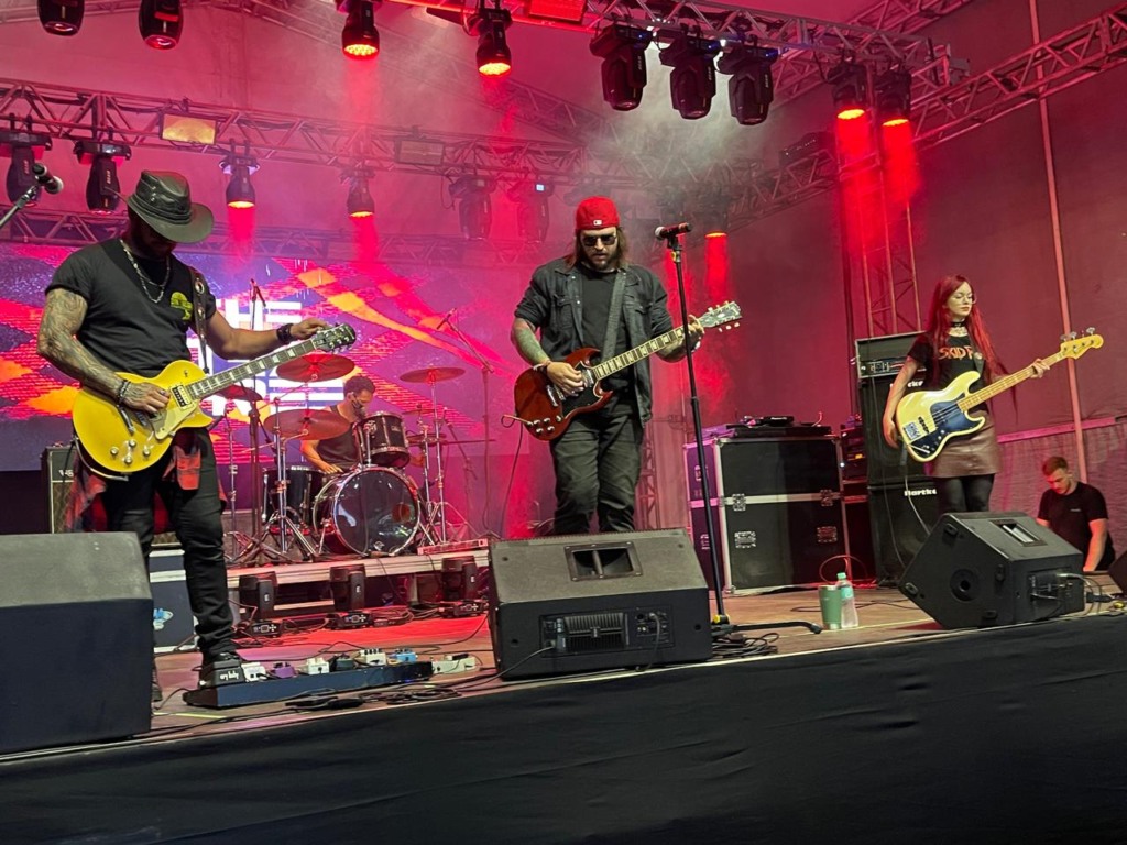 Os santa-cruzenses da The Tex Three estreiam no Festival de Balonismo