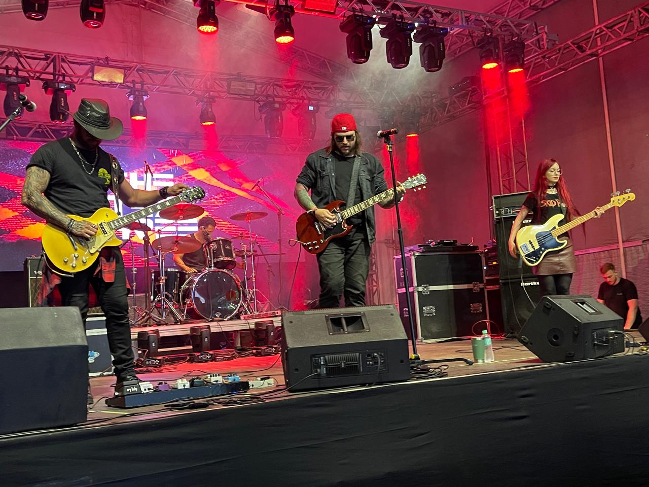 Os santa-cruzenses da The Tex Three estreiam no Festival de Balonismo