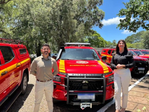 Novo veículo para o Corpo de Bombeiros foi recebido pelo secretário de Segurança Pública e Defesa Civil, Luciano Teixeira, e pela prefeita em exercício Izaura Landim (Foto: Foto AI Prefeitura)