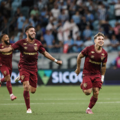 Soteldo, à direita, foi o autor dos gols do Fluminense na partida (Foto: Lucas Merçon/AI Fluminense) 