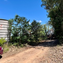 Água distribuída pelo caminhão é potável e pode ser consumida por humanos e animais (Foto: Júnior Posselt/Folha do Mate)