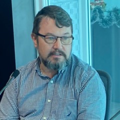 Novo diretor executivo, Alexandre Strohschoen, concedeu entrevista ao programa Terra em Uma Hora, da R&aacute;dio Terra FM (Foto: Marcos Jacobi)