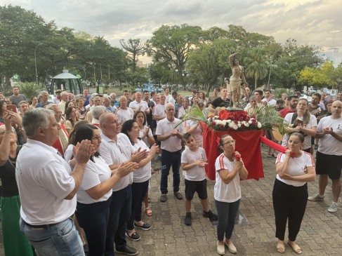 Anualmente, festa reúne grande número de fiéis (Foto: Luana Schweikart/Arquivo FM)
