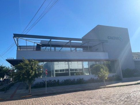 Obras externas dão início a conclusão da sede
(Foto: Leonardo Pereira/Folha do Mate)