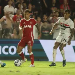 Inter é goleado pelo São Paulo e vê risco de rebaixamento aumentar