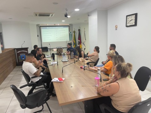 Audiência contou com baixa adesão no Plenarinho João Jorge Hinterholz
(Foto: Leonardo Pereira/Folha do Mate)