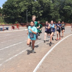 Provas de atletismo ocorrem na pista da SAP