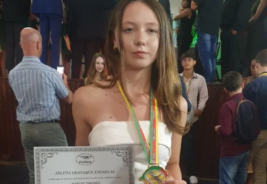 Estudante da SAP recebe Troféu Faergs 2025
