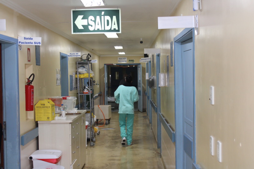 De acordo com os gestores do HSSM, a ocupação dos leitos do Pronto Atendimento por pacientes internados restringe severamente a capacidade de atendimento da unidade (Foto: Carlos Dickow/Arquivo FM)