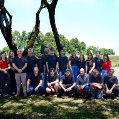 Equipe comemora a conquista
(Foto: Divulga&ccedil;&atilde;o)