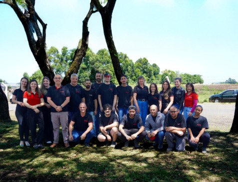 Equipe comemora a conquista
(Foto: Divulgação)