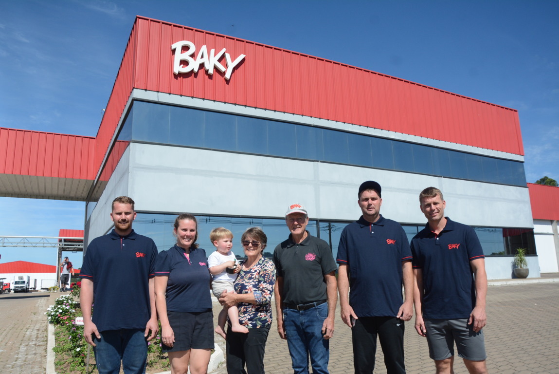 Família Back: Lucas, Isabel, Marlene com o pequeno Leonardo, Nelson, Leandro e Fernando