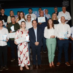 Representantes das 20 maiores empresas receberam a certificação na quinta-feira, 27 de novembro, durante lançamento da revista Perfil Socioeconômico (Foto: Alvaro Pegoraro/Folha do Mate)