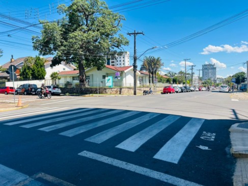Faixa elevada será construída na rua Tiradentes, próximo ao cruzamento da Conde D’Eu (Foto: Divulgação/Prefeitura)