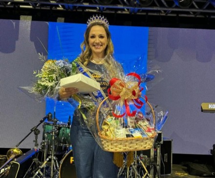 Linéia foi coroada na noite desse sábado, 6 (Foto: Divulgação/Sede dos Motoristas)