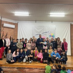 Escola Santo Ant&ocirc;nio de P&aacute;dua foi a que mais arrecadou tampinhas pl&aacute;sticas (Foto: Divulga&ccedil;&atilde;o)