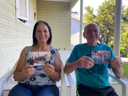 Ni e Lui, como são conhecidos, realizam festa de Natal para as crianças há 15 anos (Foto: Júlia Brandenburg/Folha do Mate)