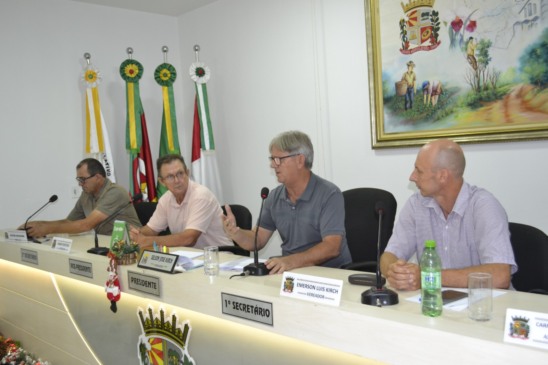 Com cinco votos favoráveis, o vereador Selson Kirch (PDT) foi eleito presidente da Casa