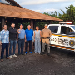 Toyota Hilux foi entregue ao comando da Brigada Militar (Foto: Alvaro Pegoraro)