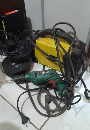 Objetos estão na DP, à espera dos proprietários (Foto: Alvaro Pegoraro)