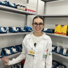 Rafaele Francine Hermes é a farmacêutica subcoordenadora (Foto: Débora Kist/Folha do Mate)