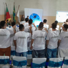 Formandos fizeram o juramento, antes de receberem o diploma (Foto: Alvaro Pegoraro)