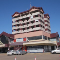 Viasul Strip Center ter&aacute; fachada remodelada pela House Arquitetura