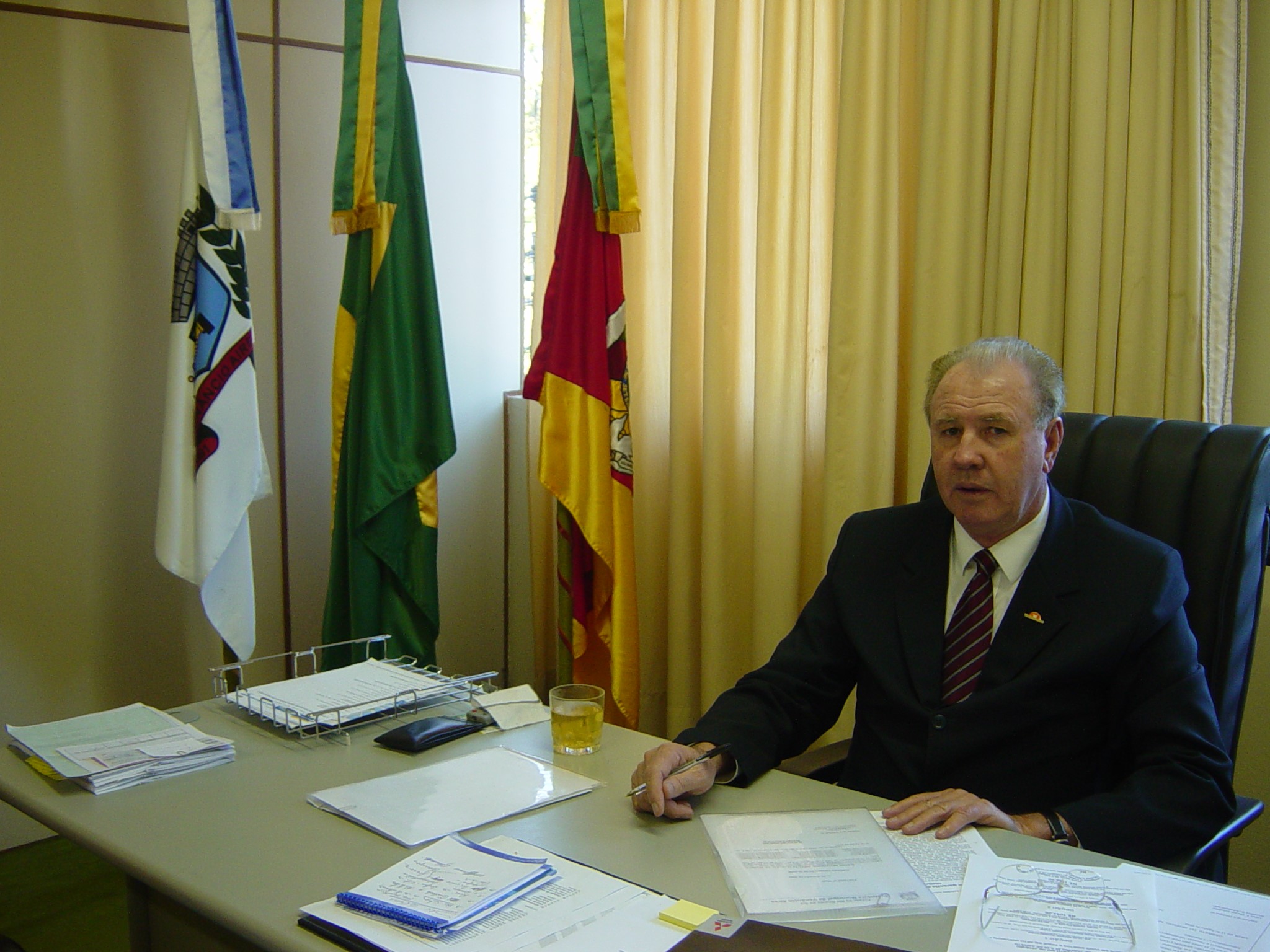 De vereador a prefeito : relembre a trajetória pública de Almedo Dettenborn