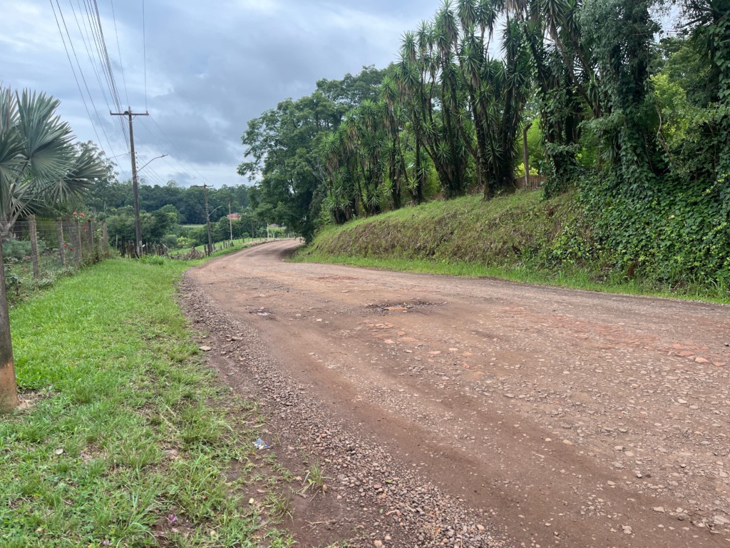 Trecho que receberá pavimentação é de aproximadamente 500 metros (Fotos: Júnior Posselt/Folha do Mate) Trecho que receberá pavimentação é de aproximadamente 500 metros (Fotos: Júnior Posselt/Folha do Mate)
