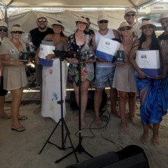 Na foto, os atuais e novos festeiros reunidos em Cap&atilde;o da Canoa para mais um Basti&atilde;o na Praia (Foto: Divulga&ccedil;&atilde;o)