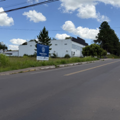 Amplo terreno no in&iacute;cio do Acesso Dona Leopoldina receber&aacute; a Motomec&acirc;nica (Foto: Daniel Heck/Terra FM)