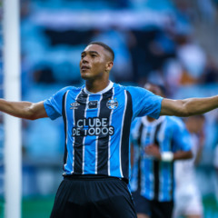 Gr&ecirc;mio goleia o S&atilde;o Luiz e retoma lideran&ccedil;a do Grupo B