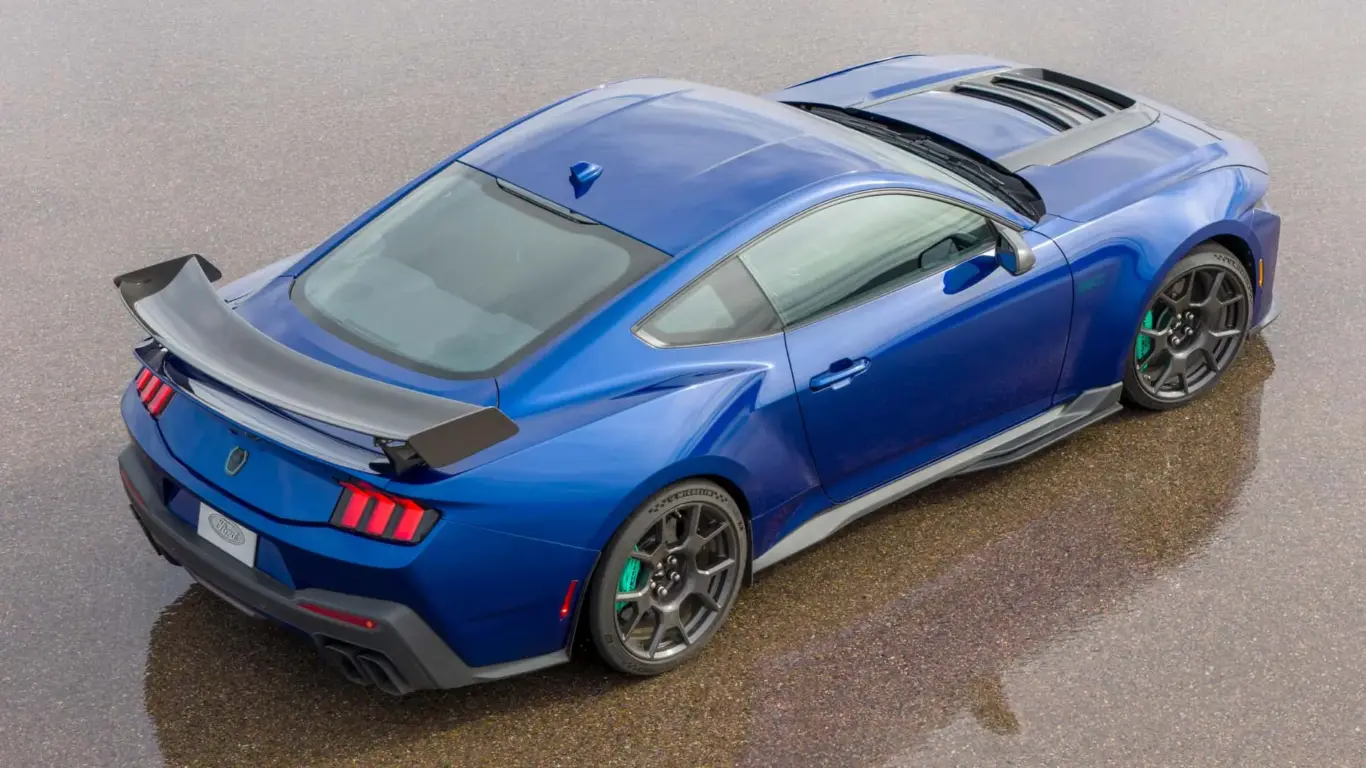 Mustang Dark Horse SC