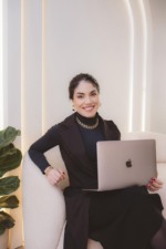 Dra. Taissane Sanguebuche &eacute; fonoaudi&oacute;loga h&aacute; 10 anos, com mestrado e doutorado em Dist&uacute;rbios da Comunica&ccedil;&atilde;o Humana (Foto: Divulga&ccedil;&atilde;o)