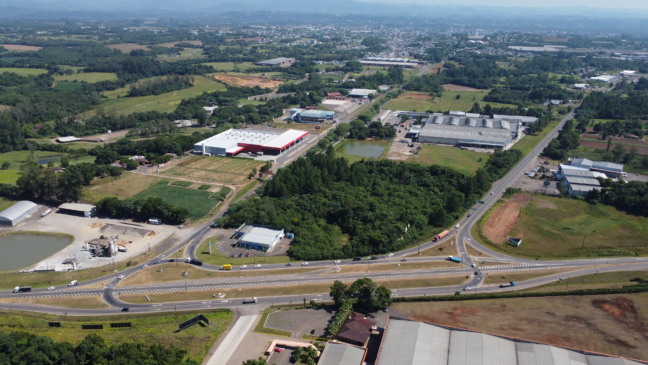Quilômetro 78 da RSC-287, no trevo de acesso à Capital do Chimarrão, é um trecho crítico: segundo a 2ª Companhia da Polícia Rodoviária da Brigada Militar, foram 18 acidentes em 2025 (Foto: Renan Zarth/Terra FM)