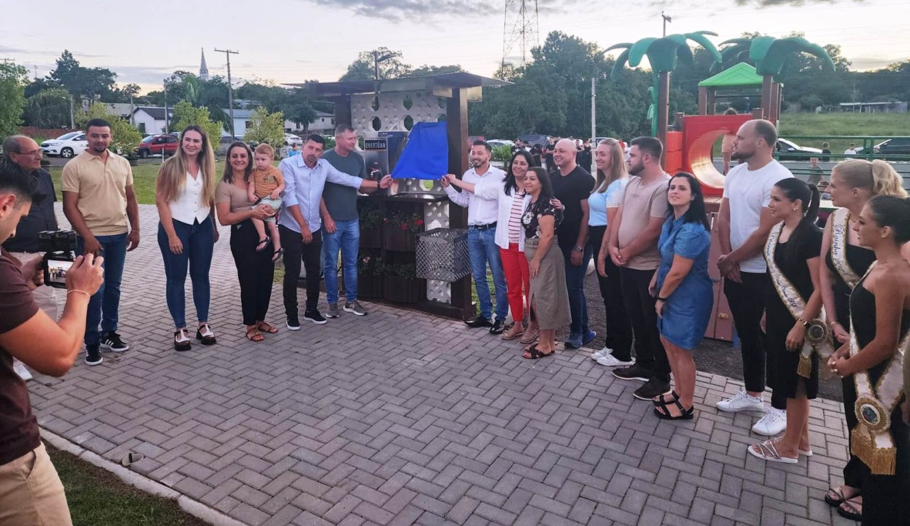 Descerramento da placa inaugural (Foto: Claudio Froemming/Divulgação) Descerramento da placa inaugural (Foto: Claudio Froemming/Divulgação)