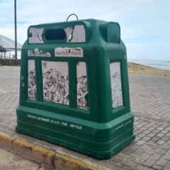 Modelo de cont&ecirc;iner exclusivo para vidros chamou a aten&ccedil;&atilde;o de morador de Ven&acirc;ncio Aires pela disponibilidade a qualquer momento (Foto: Reprodu&ccedil;&atilde;o/Prefeitura de Torres)