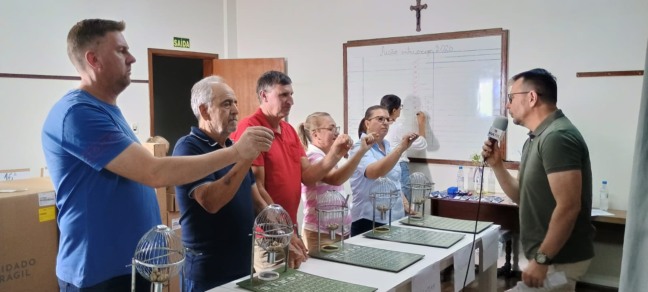 ação entre amigos da festa do bastião