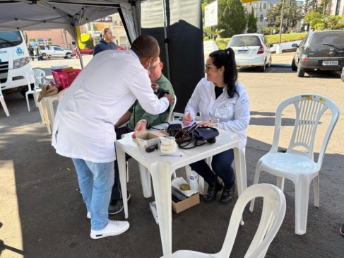 Ação reúne equipes multidisciplinares para atendimento ao público (Foto: AI Prefeitura)