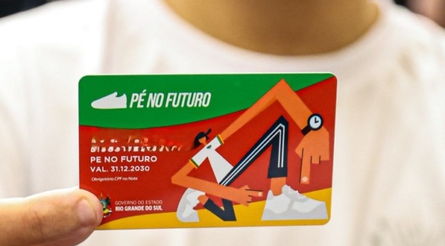 Com o recurso podem ser adquiridos somente tênis ou sapato fechado e meias (Foto: Governo do Estado/Divulgação)