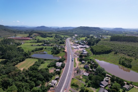 Trecho duplicado entregue compreende o segmento entre o km 30 e o km 36,2 (Foto: Vitor Rosa/Secom)
