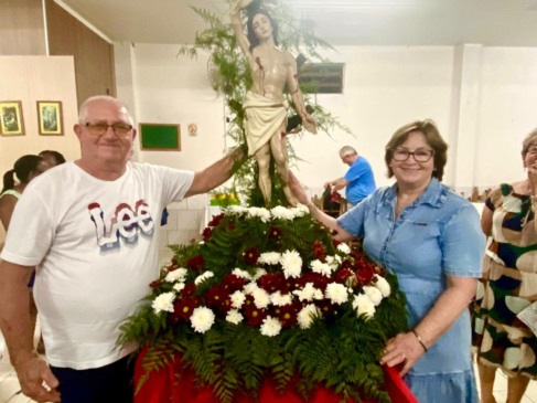 Elmo e Ivone somam anos de dedicação à festa (Foto: Márcia Hinterholz Hickmann/Divulgação)