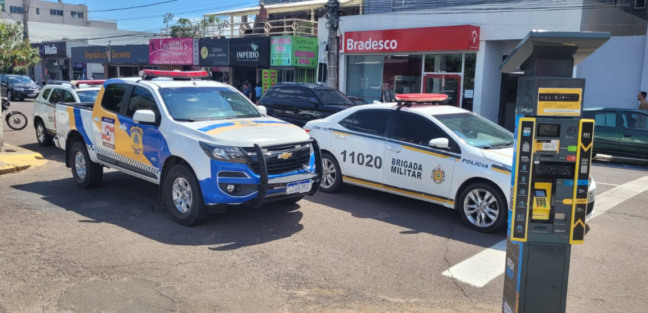 Departamento de Trânsito e Brigada Militar fizeram as abordagens (Foto: Felipe Rosa)