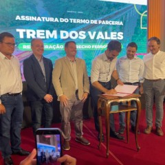 Assinatura ocorreu em Porto Alegre, nesta quinta-feira (Foto: Caco Villanova)