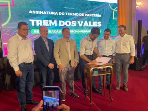 Assinatura ocorreu em Porto Alegre, nesta quinta-feira (Foto: Caco Villanova)