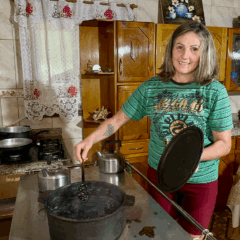 Rejane afirma que adora consumir itens produzidos na propriedade (Fotos: J&uacute;nior Posselt/Folha do Mate)