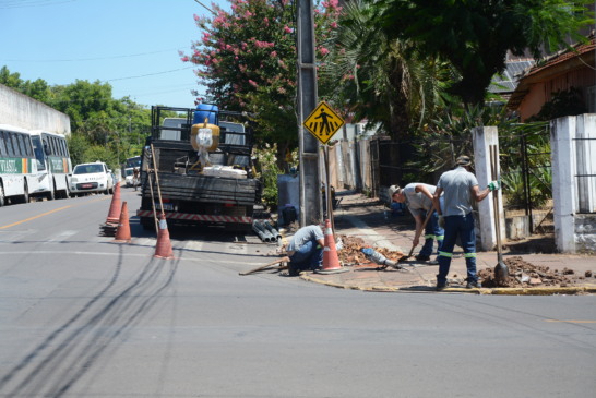 Montagem da estrutura começou nesta segunda-feira, 26 (Foto: Alvaro Pegoraro)