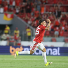 Bernab&eacute;i acertou chuta&ccedil;o para recolocar o Inter &agrave; frente no placar (Foto: Ricardo Duarte/AI Internacional)