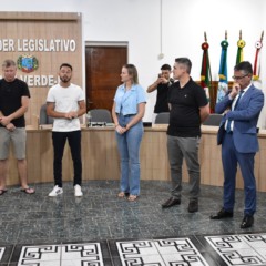 Representantes do Executivo, do Legislativo e dos comerciantes participaram da reuni&atilde;o